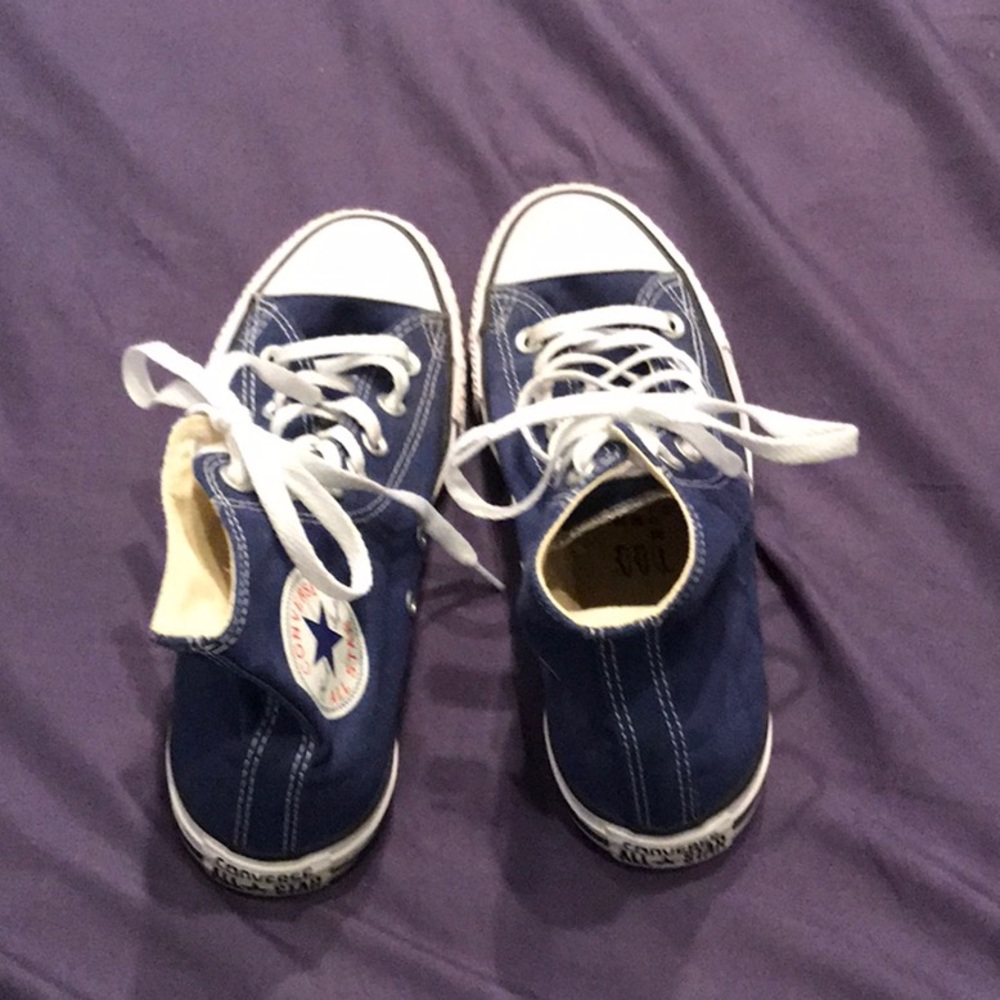 Converse Men’s size 6 or Women’s Sz 8 Blue